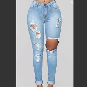 NWT Fashion Nova Ripped Skinny Jeans